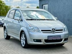 Silber Gebraucht 2006 Toyota Corolla Verso Executive Van / Kleinbus | 4.399 € (Etwas zu teuer)