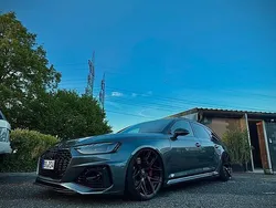 Grau Gebraucht 2024 Audi RS4 Competition Kombi | 85.999 € (Guter Preis)