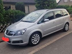 Silber Gebraucht 2005 Opel Zafira Van / Kleinbus | 3.600 € (Etwas zu teuer)