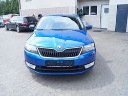 Blau Gebraucht 2016 Skoda Rapid Ambition Limousine | 5.890 € (Guter Preis)