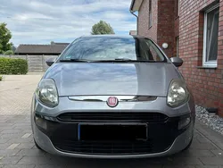 Grau Gebraucht 2011 Fiat Punto Kleinwagen | 3.999 € (Fairer Preis)