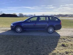 Blau Gebraucht 2008 Skoda Octavia LAURIN & KLEMENT Kombi | 1.000 €