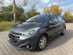 Grau Gebraucht 2017 Peugeot 208 Active Kleinwagen | 5.900 € (Guter Preis)