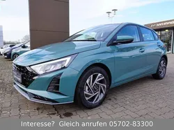 Mangrove green Neu 2025 Hyundai i20 Comfort Kleinwagen | 23.490 € (Fairer Preis)
