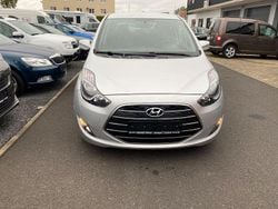 Silber Gebraucht 2017 Hyundai ix20 YES! Van / Kleinbus | 9.999 € (Guter Preis)