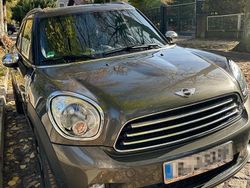 Grau Gebraucht 2011 Mini One D Countryman SUV | 7.300 €
