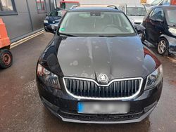 Schwarz Gebraucht 2014 Skoda Octavia Kombi | 6.999 € (Fairer Preis)
