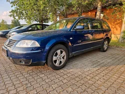 Blau Gebraucht 2003 VW Passat Kombi | 3.050 € (Etwas zu teuer)