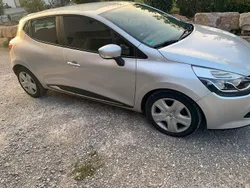 Silber Gebraucht 2014 Renault Clio IV Dynamique Limousine | 4.900 € (Guter Preis)