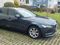Grau Gebraucht 2018 Volvo V90 Momentum Kombi | 20.299 € (Fairer Preis)