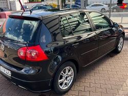 Schwarz Gebraucht 2006 VW Golf V Basis Kombi | 1.990 € (Etwas zu teuer)