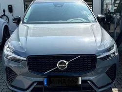 Grau Gebraucht 2023 Volvo XC60 Plus SUV | 39.800 € (Fairer Preis)