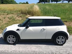 Weiß Gebraucht 2009 Mini ONE Kleinwagen | 2.600 €