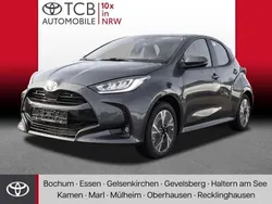 Grau Neu 2025 Toyota Yaris Hybrid Comfort Limousine | 27.489 € (Etwas zu teuer)