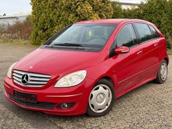 Rot Gebraucht 2007 Mercedes B180 Van / Kleinbus | 1.195 € (Superpreis)