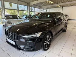 Black solid "stone" / solid Gebraucht 2021 Volvo V60 R-Design Kombi | 29.990 € (Guter Preis)