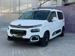 Weiß Gebraucht 2019 Citroën Berlingo Shine Van / Kleinbus | 17.990 € (Fairer Preis)