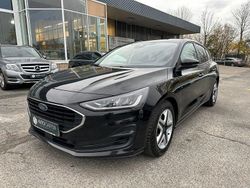 Schwarz Gebraucht 2022 Ford Focus Cool & Connect Limousine | 13.950 € (Fairer Preis)