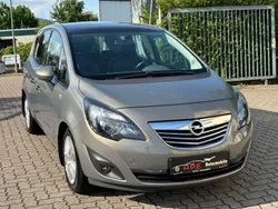 Braun Gebraucht 2012 Opel Meriva Innovation Van / Kleinbus | 7.999 € (Fairer Preis)