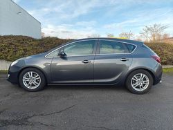 Grau Gebraucht 2009 Opel Astra Limousine | 3.990 € (Teuer)