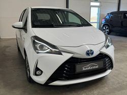 Weiß Gebraucht 2017 Toyota Yaris H2 Limousine | 20.200 €