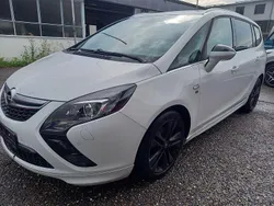 Weiß Gebraucht 2013 Opel Zafira Tourer Active Van / Kleinbus | 2.690 €
