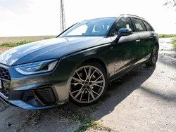 Grau Gebraucht 2020 Audi A4 Ambiente Kombi | 29.500 € (Teuer)