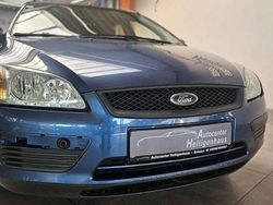 Blau Gebraucht 2006 Ford Focus Kombi | 980 € (Guter Preis)