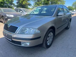 Saharabeige metallic Gebraucht 2004 Skoda Octavia Ambiente Kleinwagen | 2.000 € (Guter Preis)