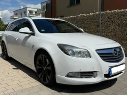 Weiß Gebraucht 2010 Opel Insignia OPC Kombi | 4.800 € (Fairer Preis)