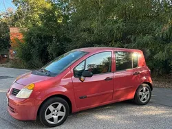 Rot Gebraucht 2005 Renault Modus Van / Kleinbus | 600 € (Fairer Preis)