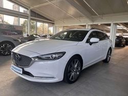 Rhodium white (metallic) Gebraucht 2024 Mazda 6 Takumi-Line Kombi | 26.990 € (Guter Preis)