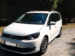 Weiß Gebraucht 2011 VW Touran Comfortline Van / Kleinbus | 10.000 € (Teuer)