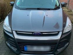 Grau Gebraucht 2014 Ford Kuga Trend SUV | 11.200 €