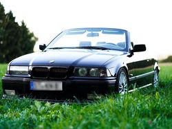 Schwarz Gebraucht 1996 BMW 318 Cabriolet Basis Cabrio | 9.590 €