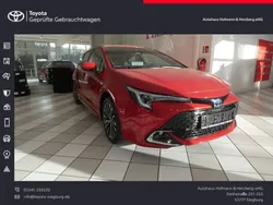 Karminarot metallic Gebraucht 2024 Toyota Corolla Team Kombi | 31.990 € (Teuer)