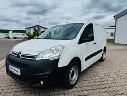Weiß Gebraucht 2017 Citroën Berlingo Van / Kleinbus | 7.990 € (Guter Preis)