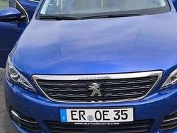 Blau Gebraucht 2018 Peugeot 308 Kombi | 10.500 € (Etwas zu teuer)