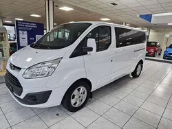 Weiß Gebraucht 2017 Ford Tourneo Custom Titanium Van / Kleinbus | 29.990 € (Etwas zu teuer)