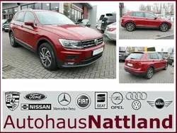 Ruby red (rot) Gebraucht 2017 VW Tiguan Sound SUV | 21.450 € (Superpreis)