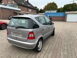 Silber Gebraucht 1999 Mercedes A140 Kleinwagen | 999 €