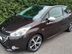 Braun Gebraucht 2013 Peugeot 208 Allure Kleinwagen | 6.250 € (Etwas zu teuer)