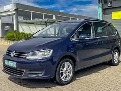 Blau Gebraucht 2016 VW Sharan Comfortline Van / Kleinbus | 22.970 € (Fairer Preis)