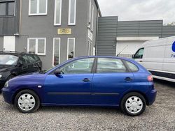 Blau Gebraucht 2003 Seat Ibiza Stella Limousine | 2.490 € (Etwas zu teuer)