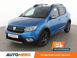Blau Gebraucht 2017 Dacia Sandero Celebration Kleinwagen | 9.870 € (Fairer Preis)