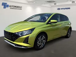 Grün Neu 2024 Hyundai i20 Trend Limousine | 19.990 € (Guter Preis)