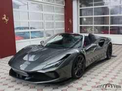 Grau Gebraucht 2023 Ferrari F8 Cabrio | 359.900 € (Teuer)