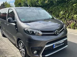 Grau Gebraucht 2019 Toyota Proace Executive Van | 29.500 € (Guter Preis)