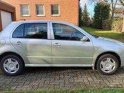 Silber Gebraucht 2006 Skoda Fabia Classic Kleinwagen | 1.900 €