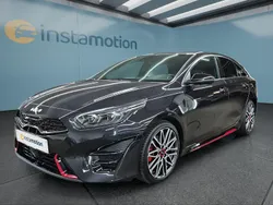 Schwarz Gebraucht 2023 Kia ProCeed GT Kleinwagen | 31.649 € (Etwas zu teuer)